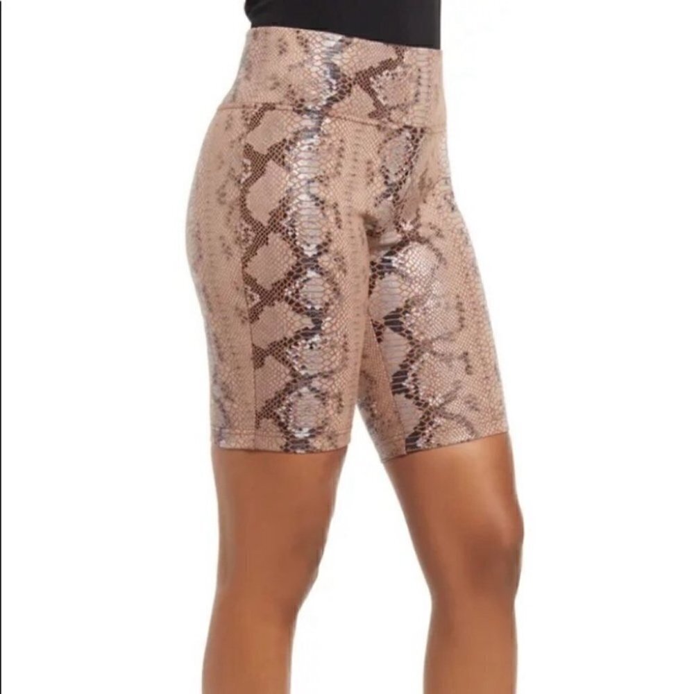 KENDALL and KYLIE Women's Snake Print high waisted Bike Shorts Size small